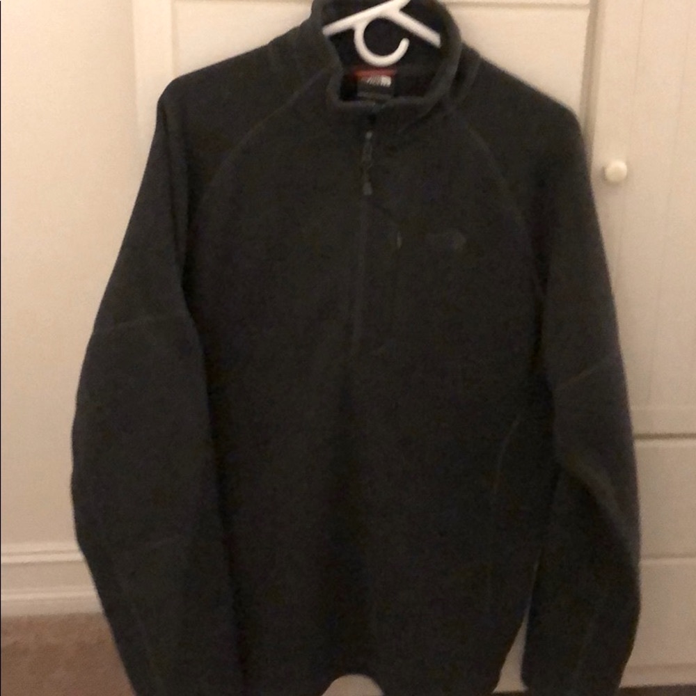 Men’s North Face pullover sweater
